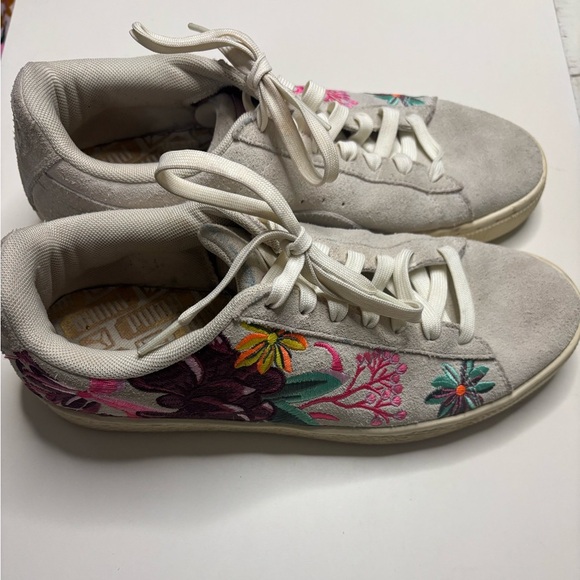 Puma Gray Suede Velvet Hyper EMB Floral Embroidered Sneakers Womens Size 8.5 - Picture 1 of 5
